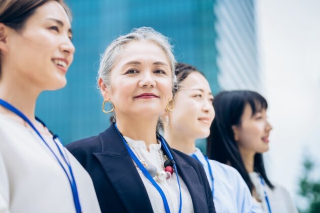 25679646_s 50代から始めるセカンドキャリアの挑戦！人生を豊かにするためのステップ