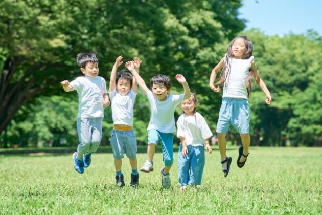 27425115_s 子育てとスピリチュアルの深い関係とは？親子の成長を促す秘訣