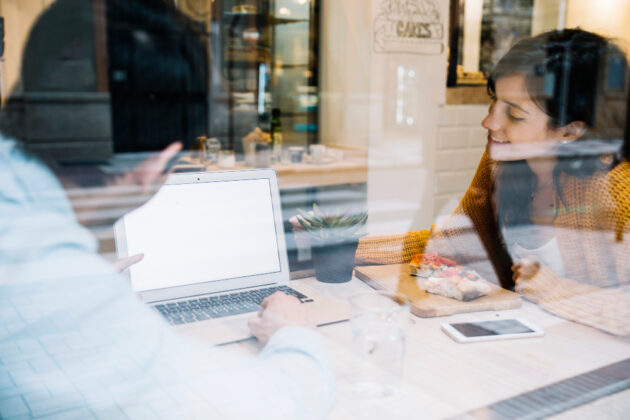 2147826860 2030年の働き方の変化とは？未来の職場環境を探る