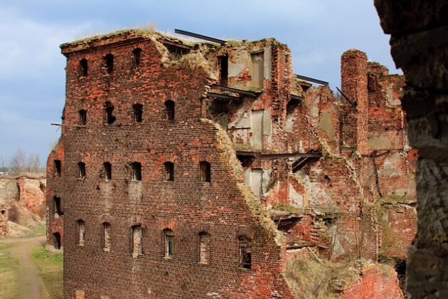 ruin-g3a8e87a96_640 記憶が蘇る驚きのメカニズム：五感が呼び起こす懐かしい思い出の秘密