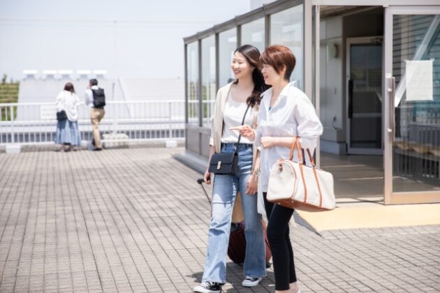 26960640_s 熊本民泊の送迎活用で「遠さ」をおもてなしに変える方法　【2/4】