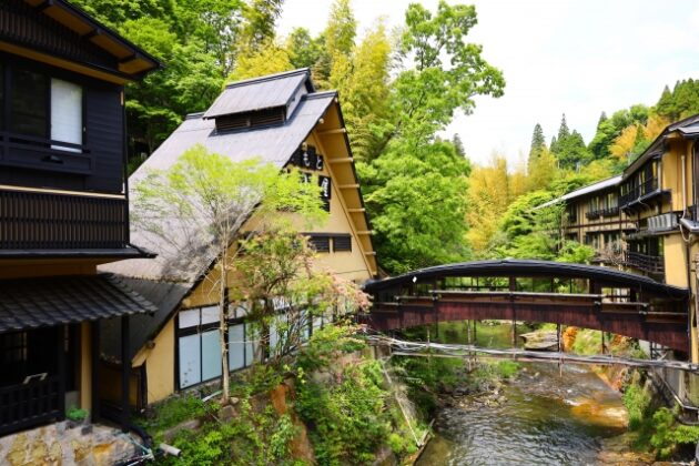 26674211_s 通知に追われる心が、天草の民泊で静かにほどけた日