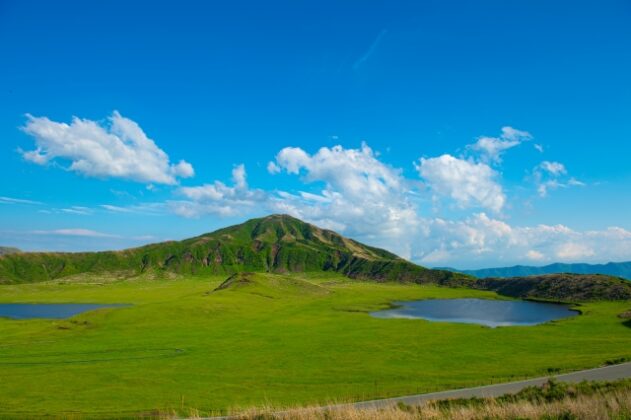 23797176_s 初心者も楽しめる低山ハイクの魅力とおすすめスポット